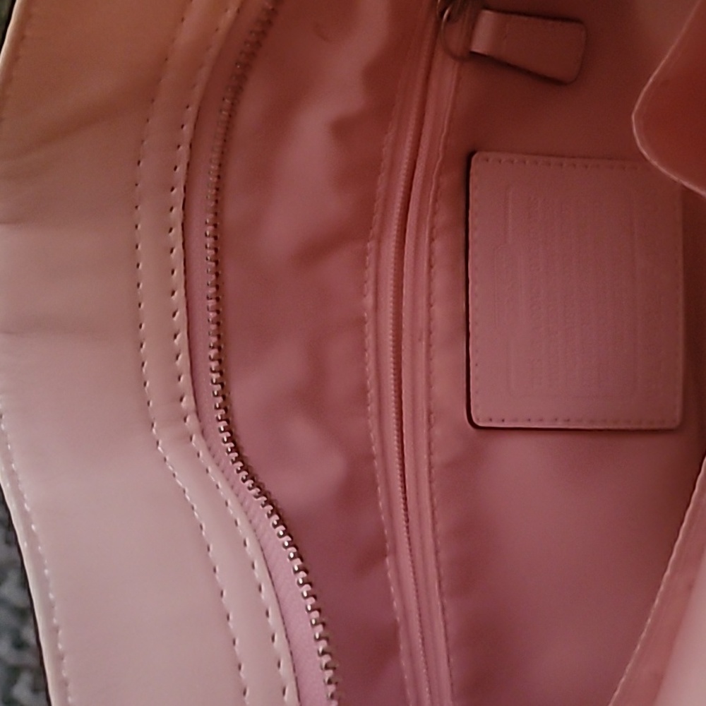 Coach - Picture 4 of 5